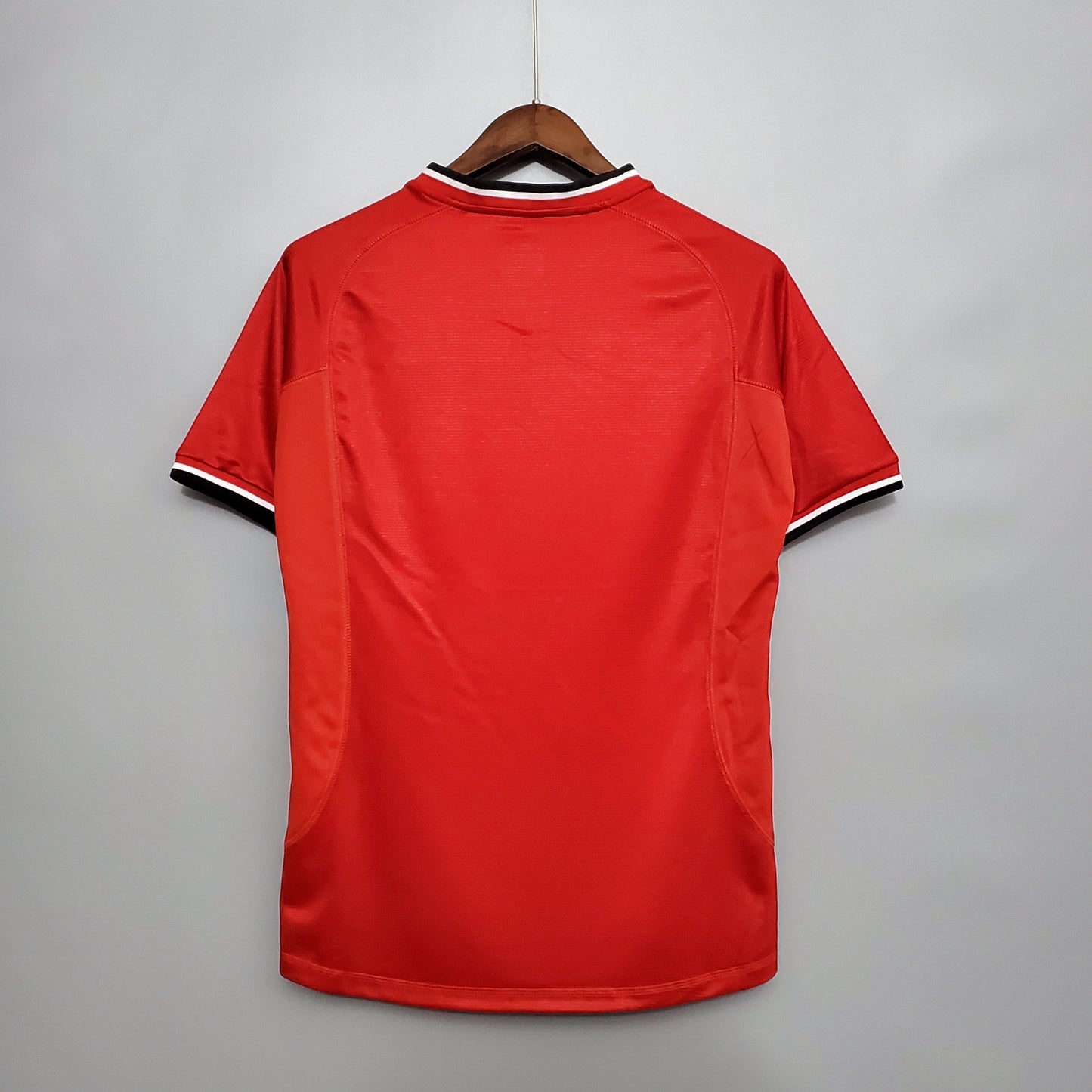 MANCHESTER UNITED 00/01 RETRO KIT